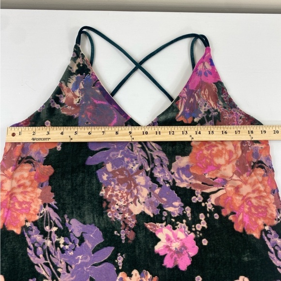 OnTwelfth Women’s Fully Lined Floral Velvet Burnout Strappy Tank Camisole Sz L‎ - Picture 14 of 16